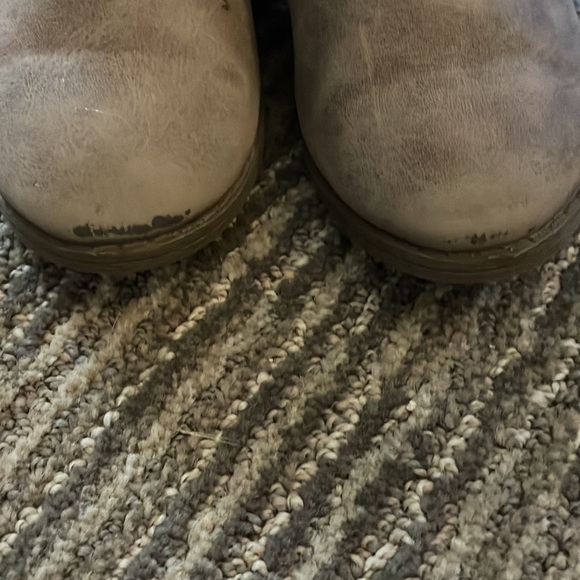 Boots with tassels - Picture 2 of 3